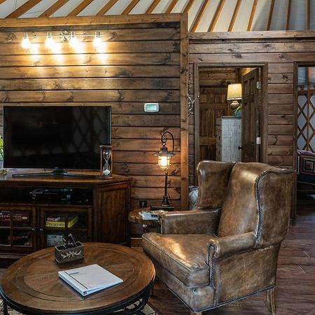 Staynantahala - Smoky Mountain Cabins And Luxury Yurts Aquone Extérieur photo