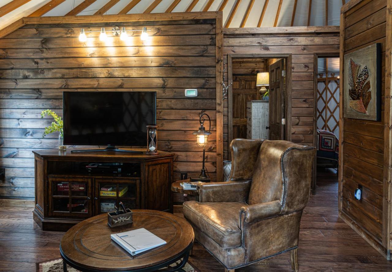 Staynantahala - Smoky Mountain Cabins And Luxury Yurts Aquone Extérieur photo